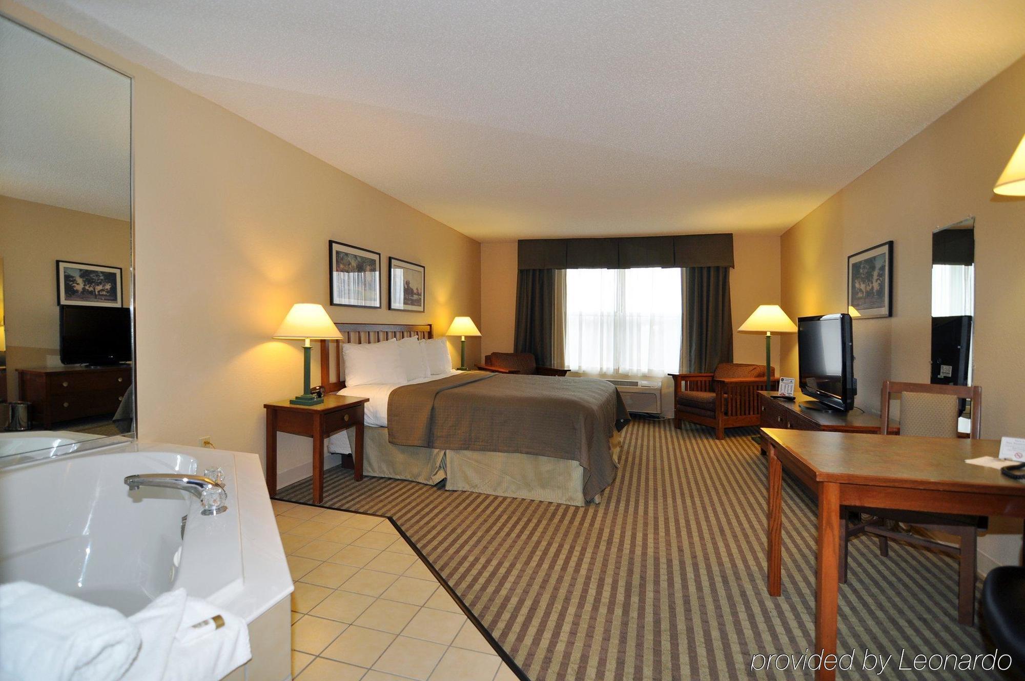 Norwood Inn And Suites Chaska Номер фото