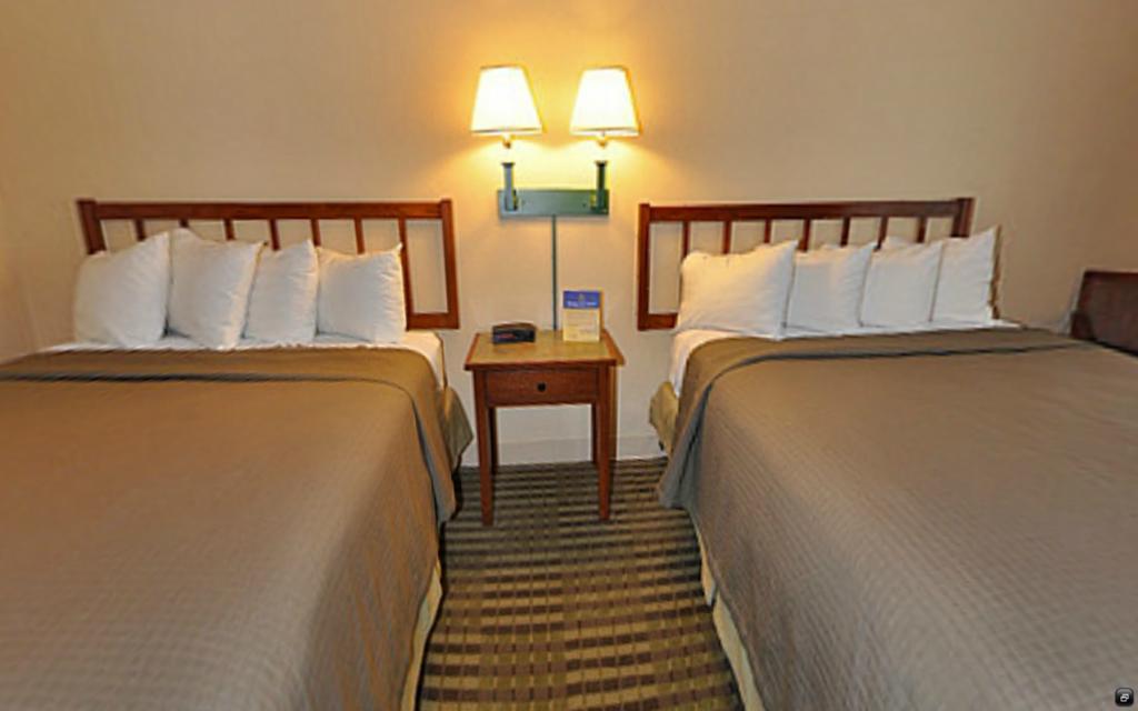 Norwood Inn And Suites Chaska Номер фото
