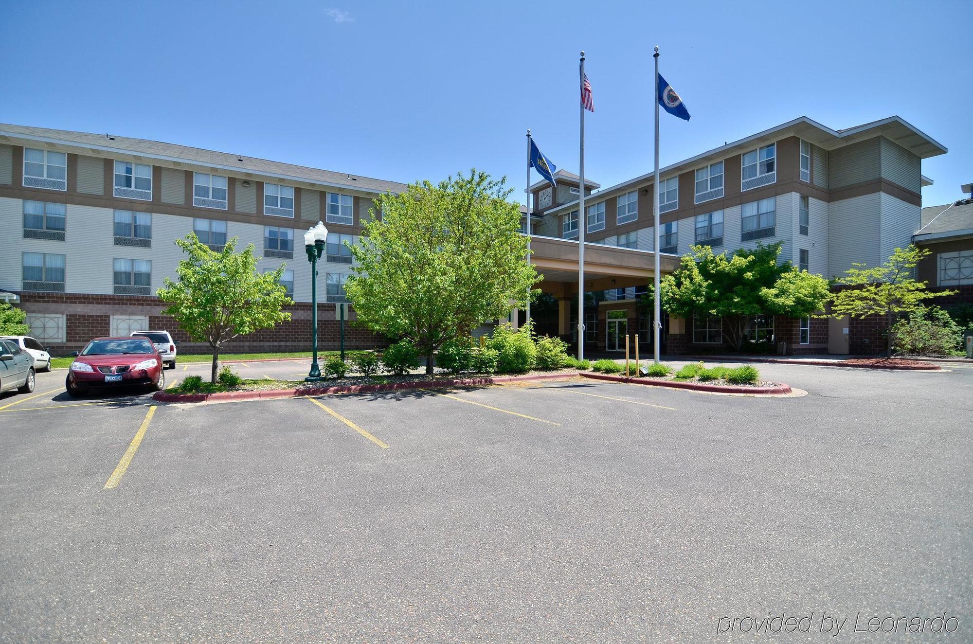 Norwood Inn And Suites Chaska Екстер'єр фото