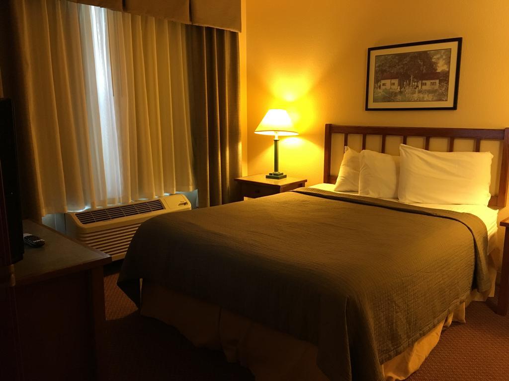 Norwood Inn And Suites Chaska Екстер'єр фото